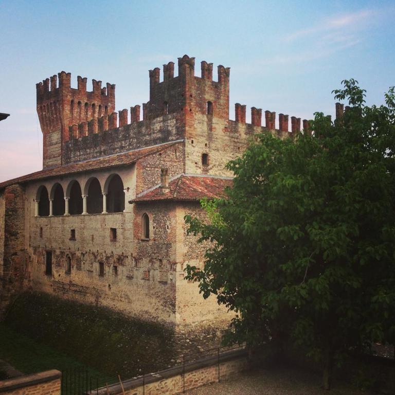 Locanda Dei Nobili Viaggiatori Cavernago Quarto foto